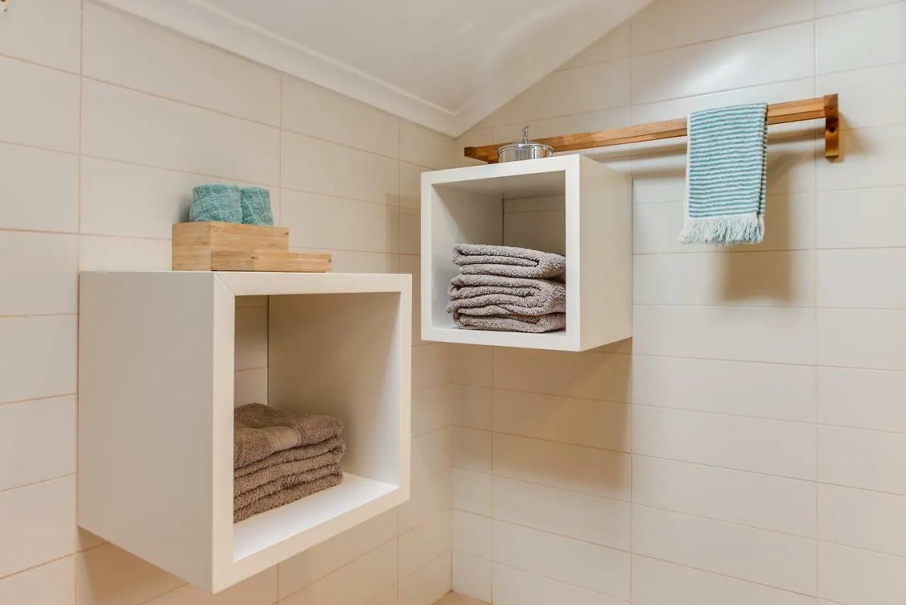 Central Gem I - Lisbon Trendy Santos District Appartement